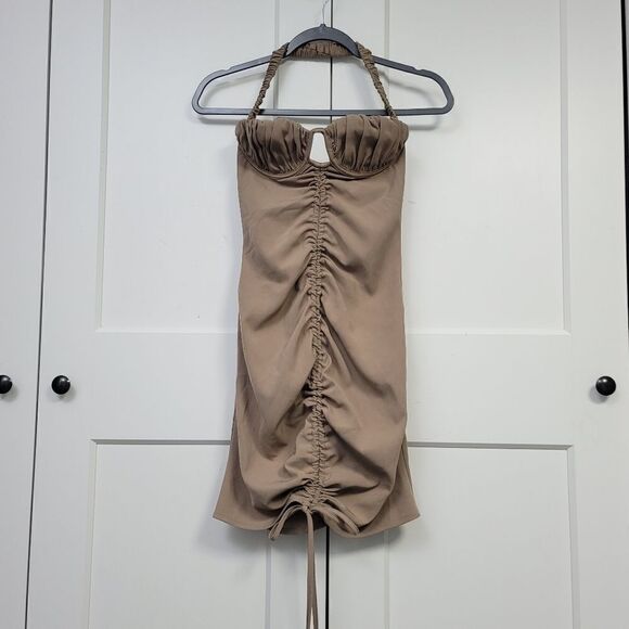 Prettylittlething taupe ruched front Halterneck bodycon dress, size4 - Picture 13 of 13